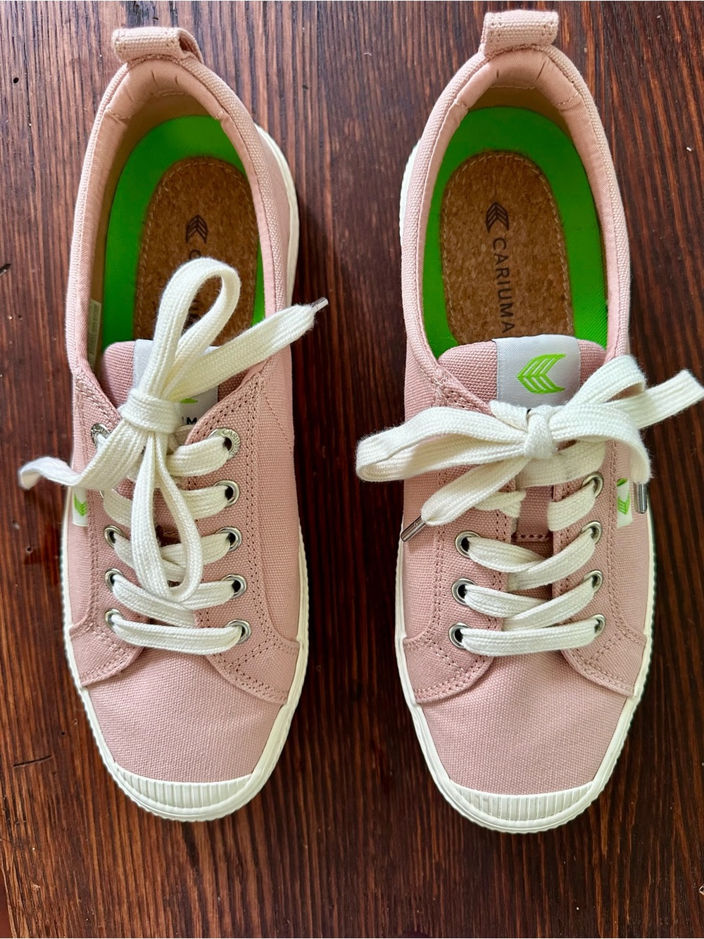 Cariuma Pink Canvas Low-Top Sneakers with Cream Laces